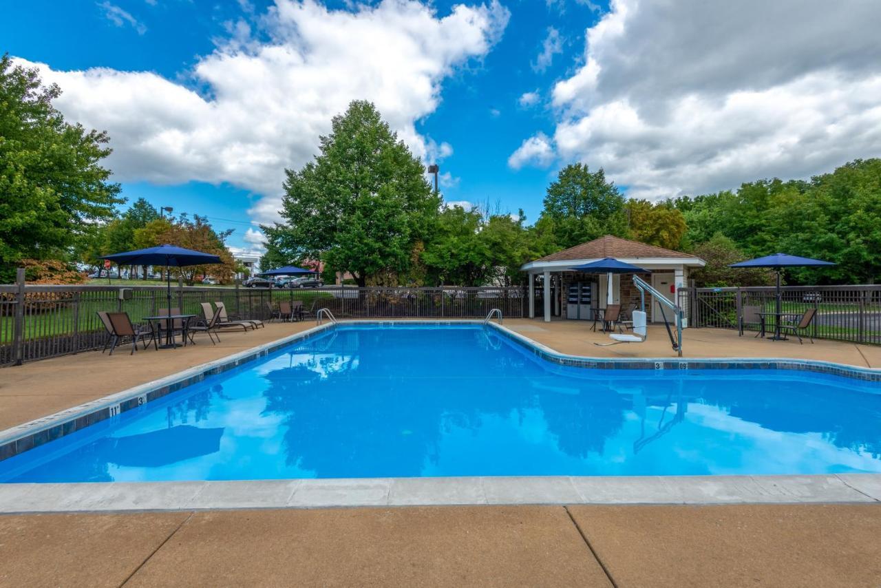 Holiday Inn Express Philadelphia Ne-Bensalem By Ihg Zewnętrze zdjęcie
