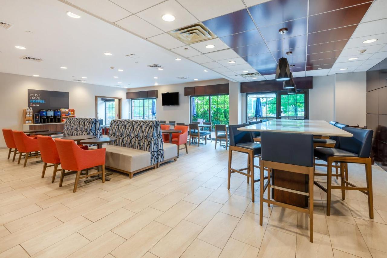 Holiday Inn Express Philadelphia Ne-Bensalem By Ihg Zewnętrze zdjęcie