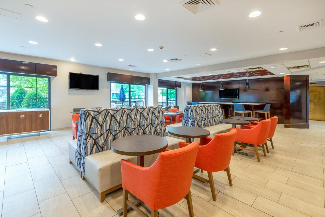 Holiday Inn Express Philadelphia Ne-Bensalem By Ihg Zewnętrze zdjęcie