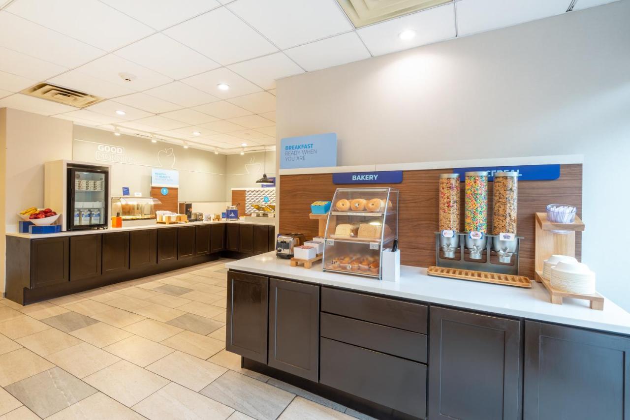 Holiday Inn Express Philadelphia Ne-Bensalem By Ihg Zewnętrze zdjęcie