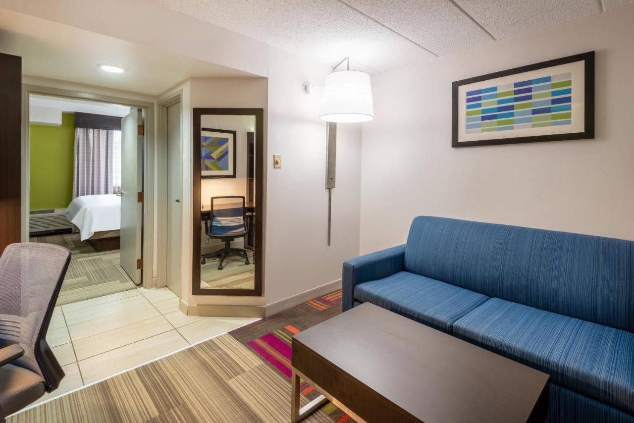 Holiday Inn Express Philadelphia Ne-Bensalem By Ihg Zewnętrze zdjęcie